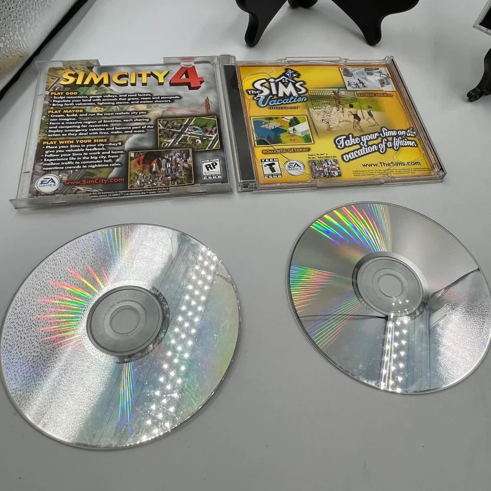 EA The Sims Deluxe Edition PC Game Mystery PI Vegas Heist Bundle Good